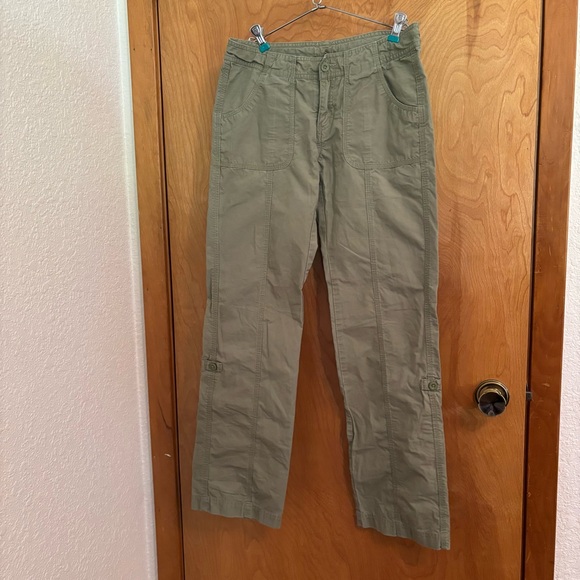 The North Face Women's Olive Green Convertible Outdoor Utility Pants, Size 4 - Picture 3 of 8